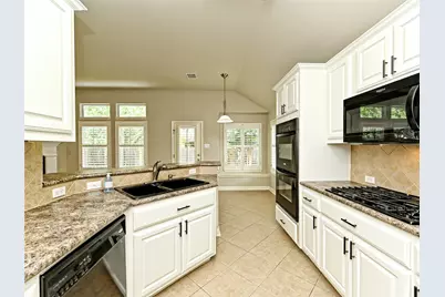 10009 Buffalo Lake Lane, Austin, TX 78747 - Photo 13