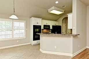 10009 Buffalo Lake Ln, Austin, TX 78747 - Photo 17
