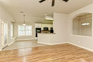 10009 Buffalo Lake Ln, Austin, TX 78747 - Photo 7