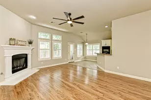 10009 Buffalo Lake Ln, Austin, TX 78747 - Photo 5