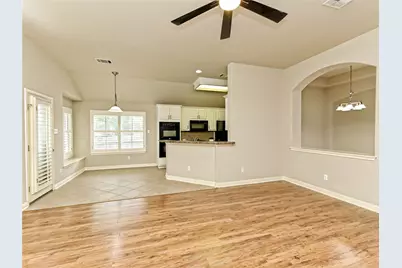 10009 Buffalo Lake Lane, Austin, TX 78747 - Photo 7
