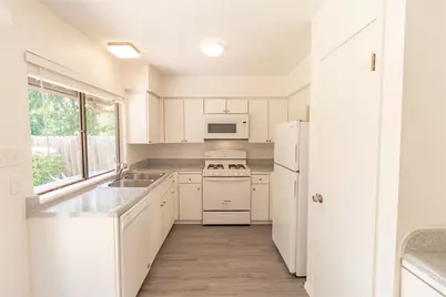 906 Red Cliff Drive, Austin, TX 78758 - Photo 11