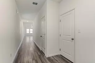 402 Gemsbok Rd, Hutto, TX 78634 - Photo 9