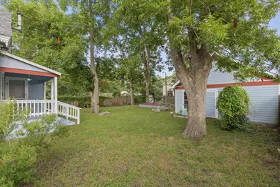 207 Hudgins Street, Smithville, TX 78957 - Photo 23