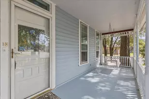207 Hudgins St, Smithville, TX 78957 - Photo 3