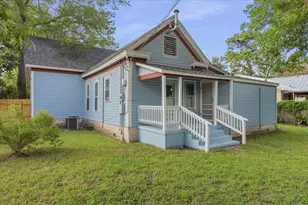 207 Hudgins St, Smithville, TX 78957 - Photo 21