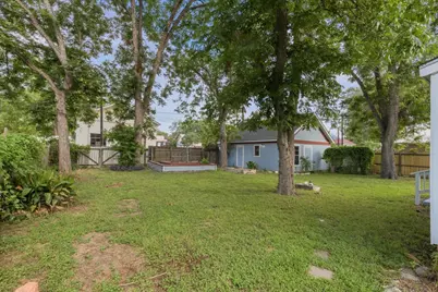 207 Hudgins Street, Smithville, TX 78957 - Photo 25