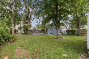 207 Hudgins St, Smithville, TX 78957 - Photo 25