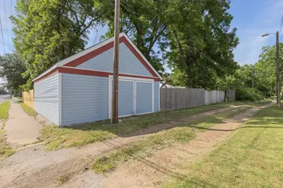 207 Hudgins Street, Smithville, TX 78957 - Photo 27