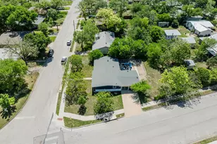 7706 Delafield Ln, Austin, TX 78752 - Photo 3