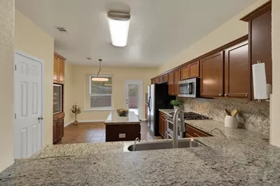 102 Wisteria Way, San Marcos, TX 78666 - Photo 5