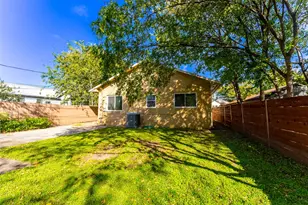 1209 E 3rd St, Austin, TX 78702 - Photo 23