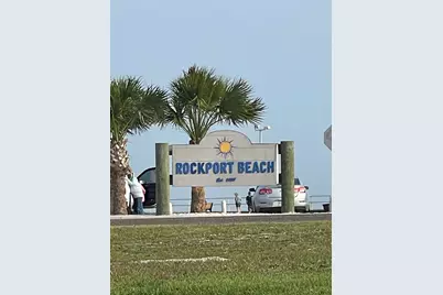 322 Whispering Woods Drive, Rockport, TX 78382 - Photo 35