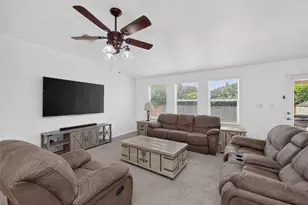 7818 Squirrel Hollow Dr, Georgetown, TX 78628 - Photo 5