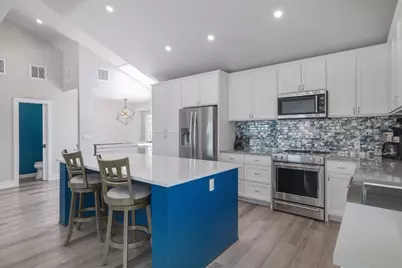 7206 Comanche Trail, Austin, TX 78732 - Photo 15