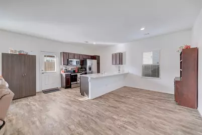 808 Circle Way #26H, Jarrell, TX 76537 - Photo 9