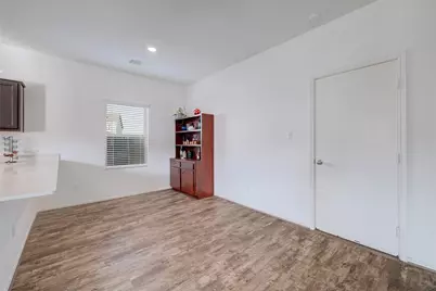 808 Circle Way #26H, Jarrell, TX 76537 - Photo 13