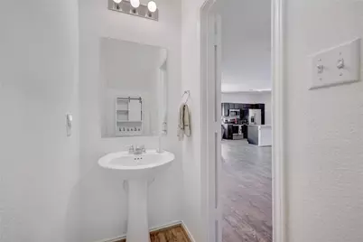 808 Circle Way #26H, Jarrell, TX 76537 - Photo 15