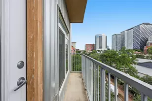 910 W 25th St, Austin, TX 78705 - Photo 9