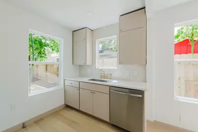 1905 E 21 Street, Austin, TX 78722 - Photo 9