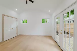 1905 E 21st St, Austin, TX 78722 - Photo 17