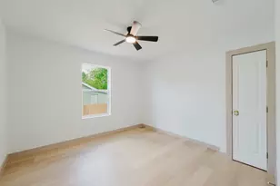 1905 E 21st St, Austin, TX 78722 - Photo 15