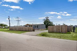 109 Zacate St, Elgin, TX 78621 - Photo 3