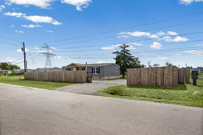 109 Zacate Street, Elgin, TX 78621 - Photo 3