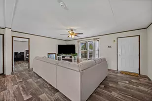 109 Zacate St, Elgin, TX 78621 - Photo 9