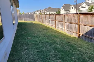 100 Los Olives Ln, Liberty Hill, TX 78642 - Photo 3