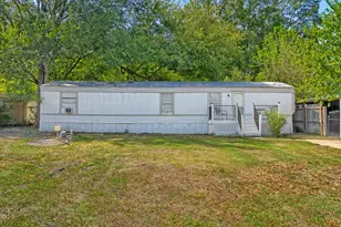 208 Circle Dr, Buda, TX 78610 - Photo 1