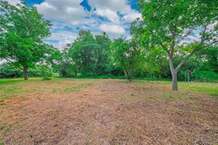 3104 S Main St, Taylor, TX 76574 - Photo 17