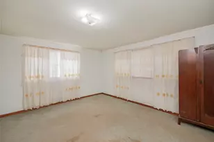 3104 S Main St, Taylor, TX 76574 - Photo 5