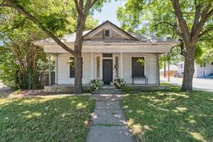 2201 E Cesar Chavez St, Austin, TX 78702 - Photo 1