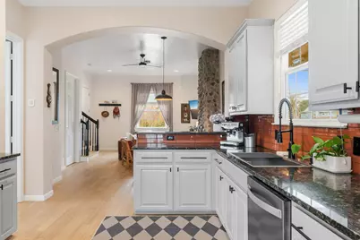 2931 E Martin Luther King Jr Boulevard, Austin, TX 78702 - Photo 11