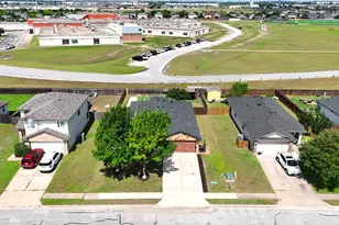 105 Lidell St, Hutto, TX 78634 - Photo 33