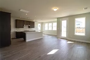 105 Bent Trl Ln, Georgetown, TX 78628 - Photo 3