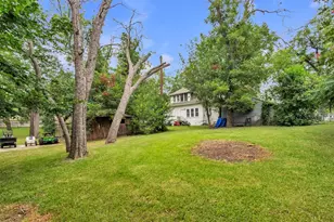 262 W Richmond St, Giddings, TX 78942 - Photo 25