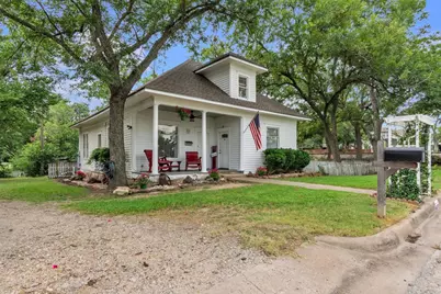 262 W Richmond Street, Giddings, TX 78942 - Photo 1