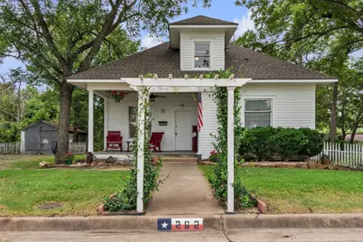 262 W Richmond Street, Giddings, TX 78942 - Photo 3