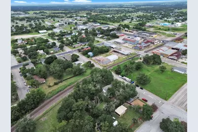 262 W Richmond Street, Giddings, TX 78942 - Photo 31