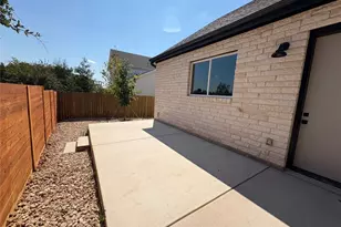 304 W Allen St, Kyle, TX 78640 - Photo 25