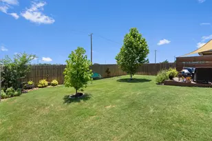 1941 T H Johnson Dr, Taylor, TX 76574 - Photo 3