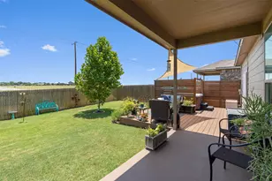 1941 T H Johnson Dr, Taylor, TX 76574 - Photo 33