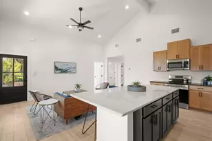 18208 Gregg Bluff Rd, Jonestown, TX 78645 - Photo 7