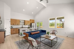 18208 Gregg Bluff Rd, Jonestown, TX 78645 - Photo 3