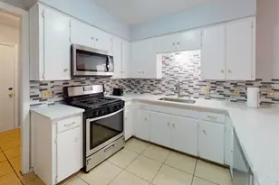 7611 Lunar Dr, Austin, TX 78745 - Photo 5