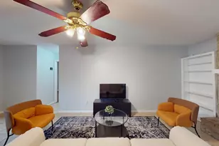 7611 Lunar Dr, Austin, TX 78745 - Photo 9
