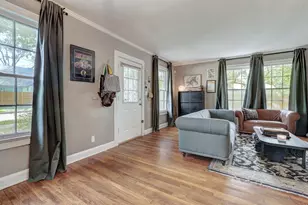 809 E 44th St, Austin, TX 78751 - Photo 9