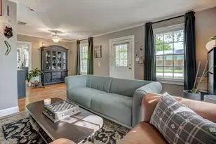 809 E 44th St, Austin, TX 78751 - Photo 15